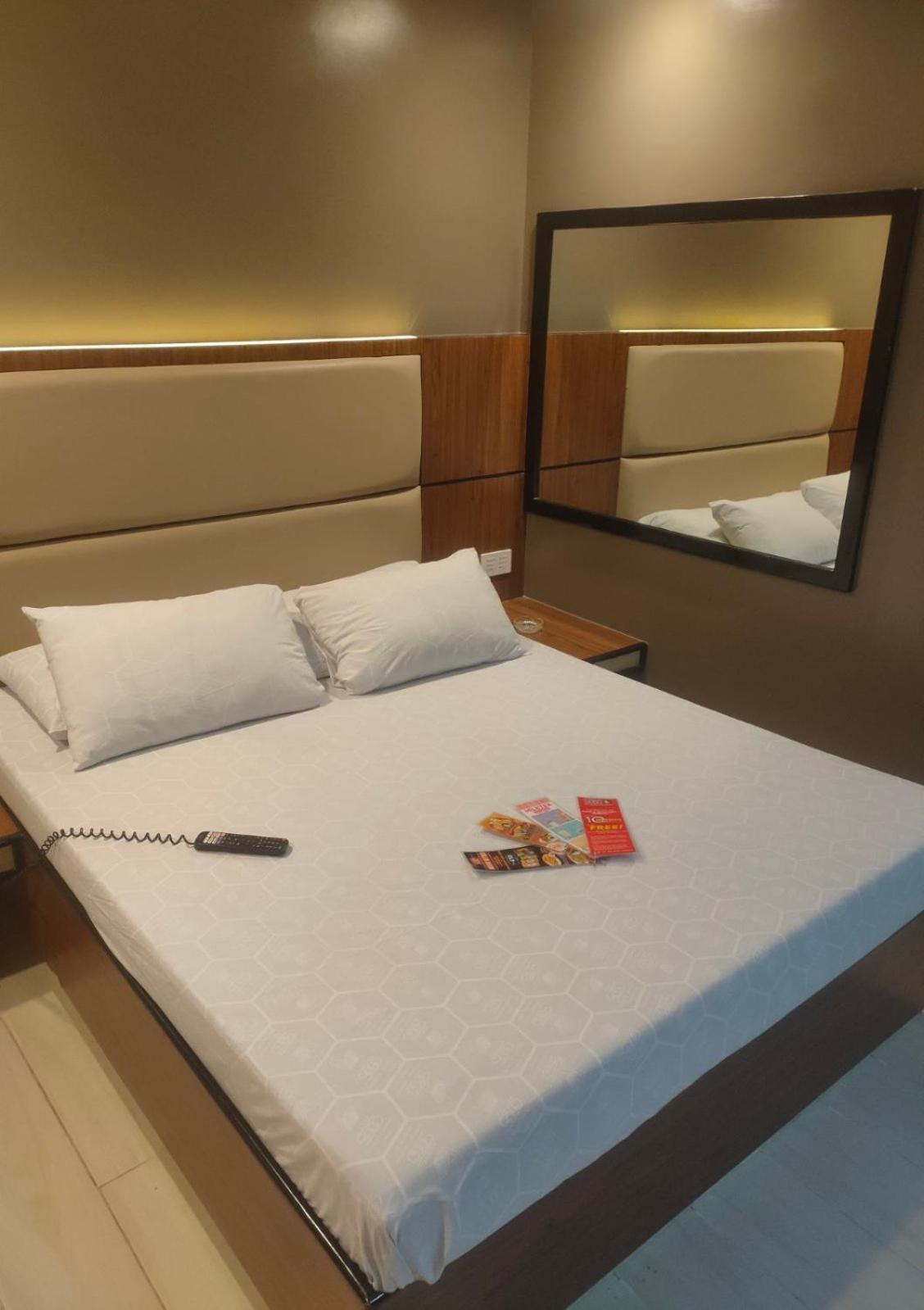 Hotel Sogo Macapagal Paranaque City ภายนอก รูปภาพ