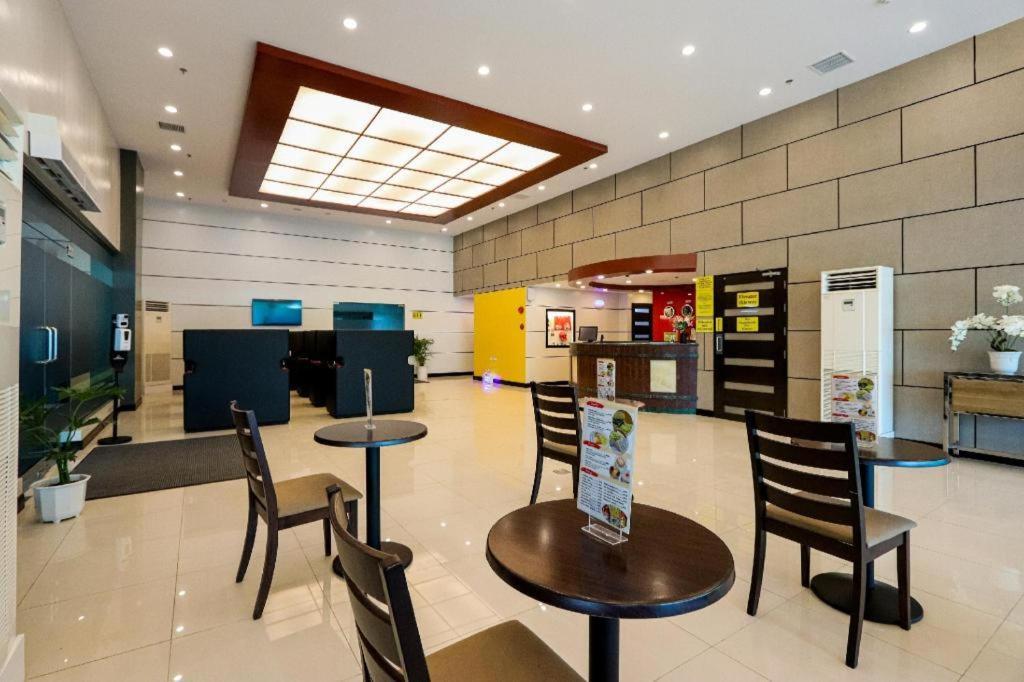 Hotel Sogo Macapagal Paranaque City ภายนอก รูปภาพ
